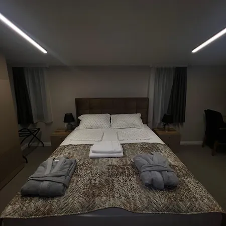 Face 2 Center 아파트 수보티차